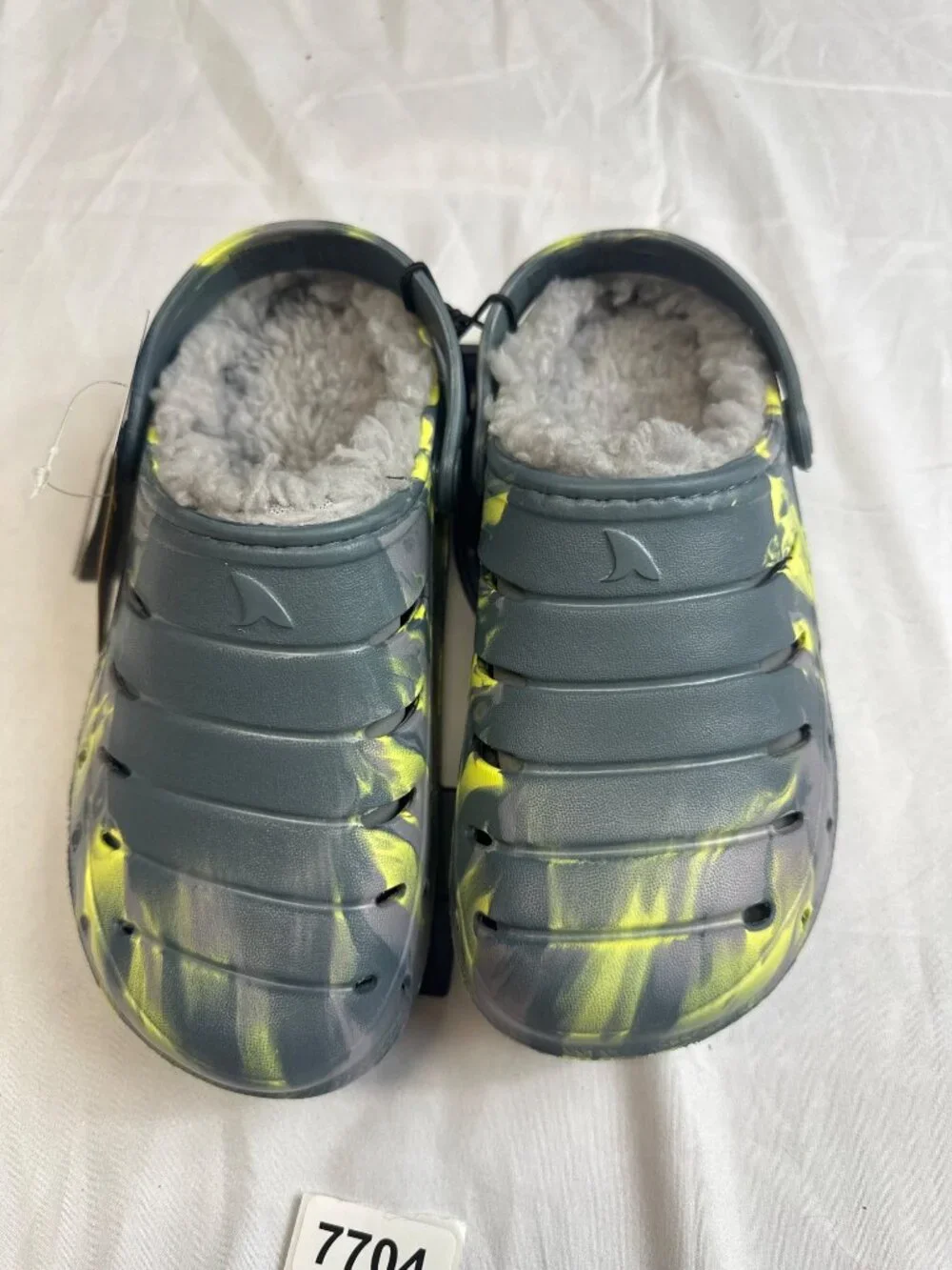 rugged shark boys size 13 nwt lined clog youth nwt